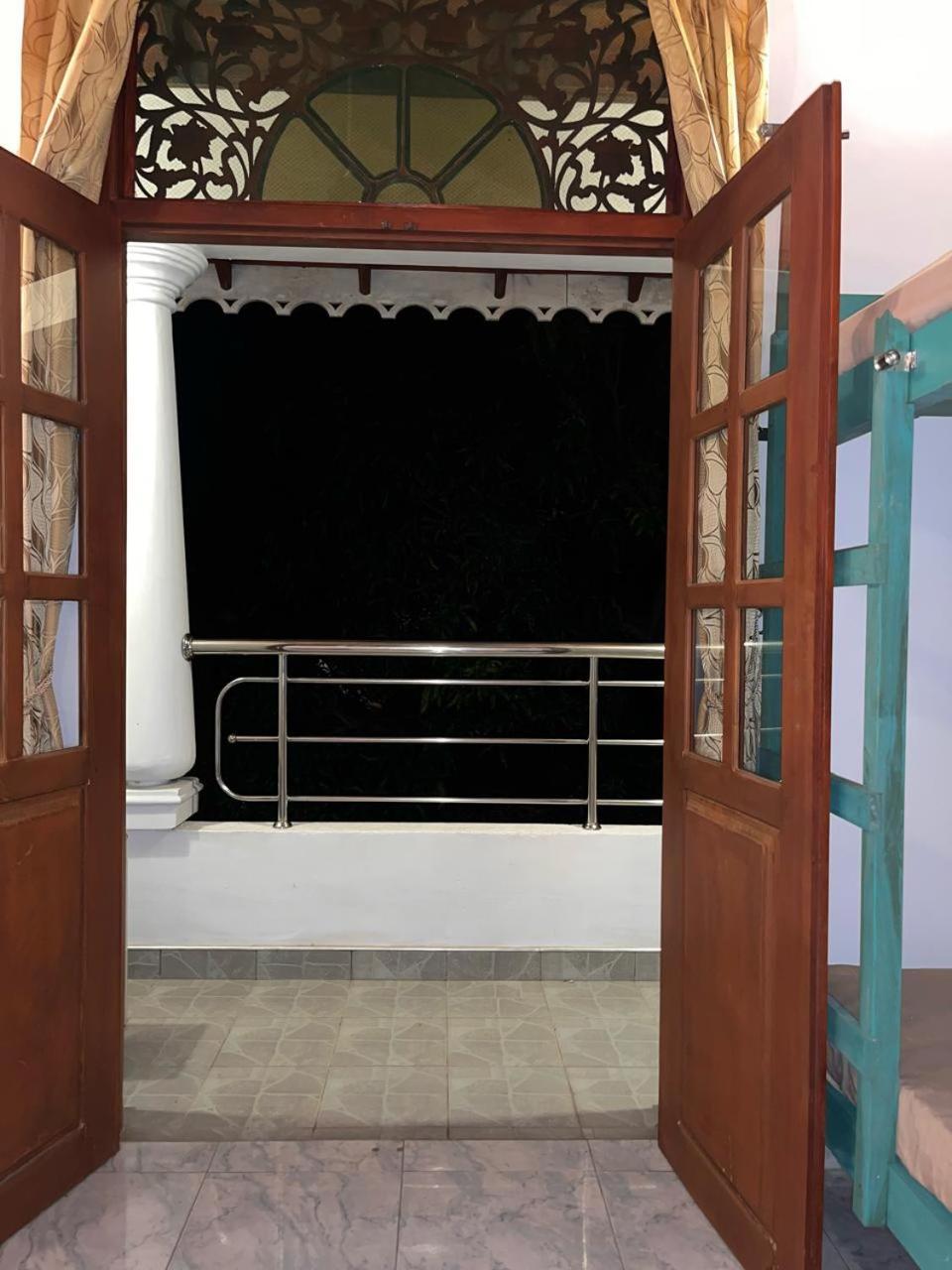 Ceylon Glory Hostel Negombo Exterior foto